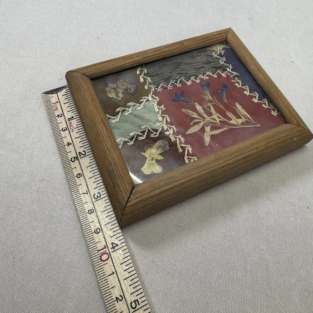 3x5 Vintage Cloth & Dried Flowers In‎ Frame